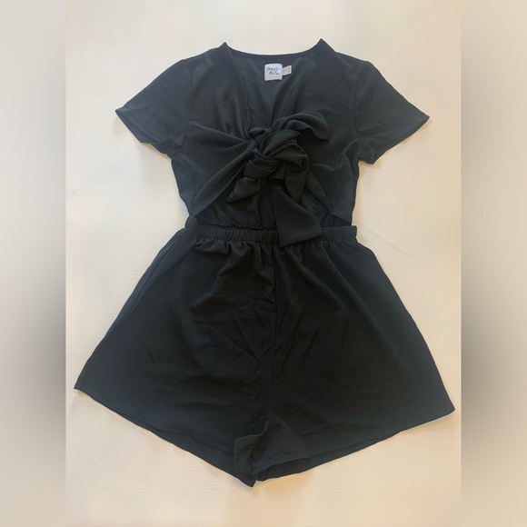 Princess Polly black jumper romper tie front, women’s size 6, elastic waist (Q) - Picture 2 of 9